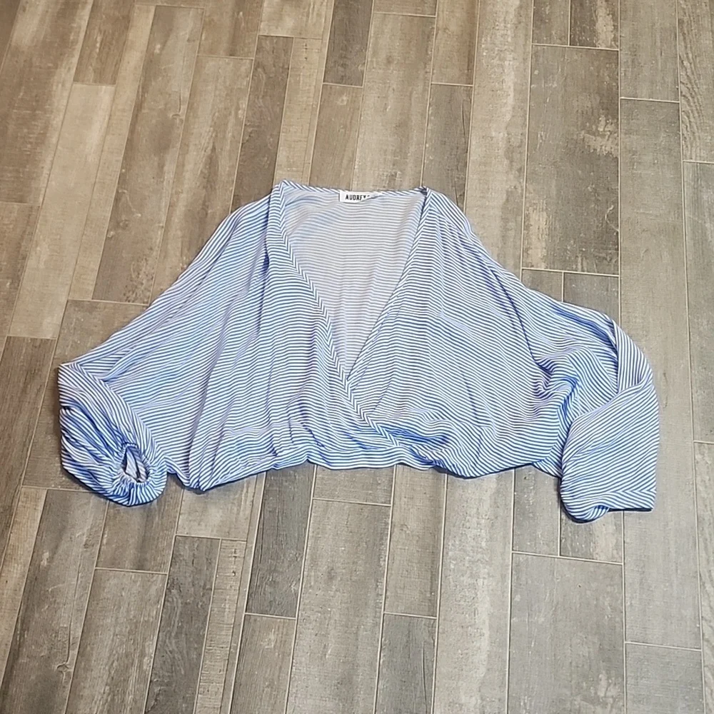 Audrey 3+1 brand blouse - Picture 2 of 10